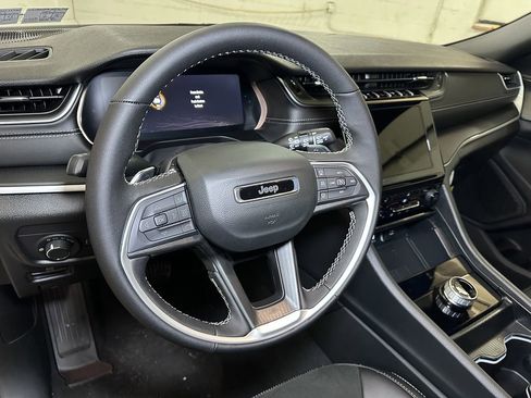 New 2025 Jeep Grand Cherokee Laredo image 20