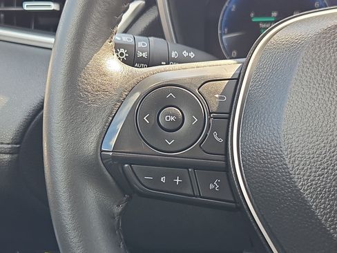 Used 2026 Toyota Corolla Cross XLE FWD image 18