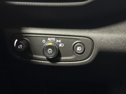 Used 2023 Chevrolet TrailBlazer LT FWD image 18