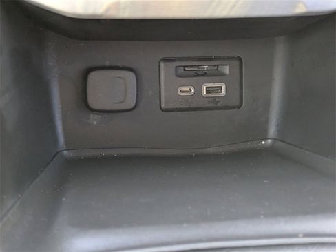 Used 2021 GMC Acadia SLT w/ Elevation Edition image 29