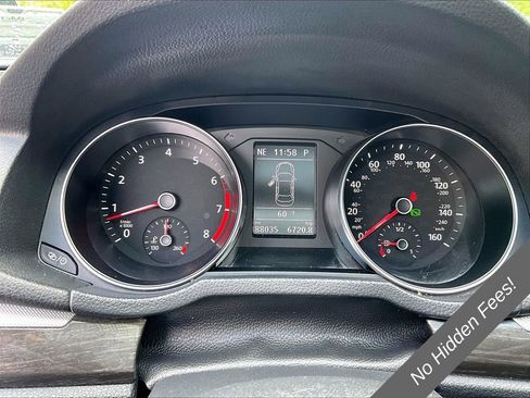 Used 2017 Volkswagen Passat 1.8T SE FWD image 18