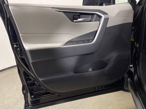 New 2025 Toyota RAV4 XLE image 17