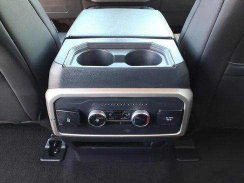 Certified 2024 Ford Expedition XLT image 8