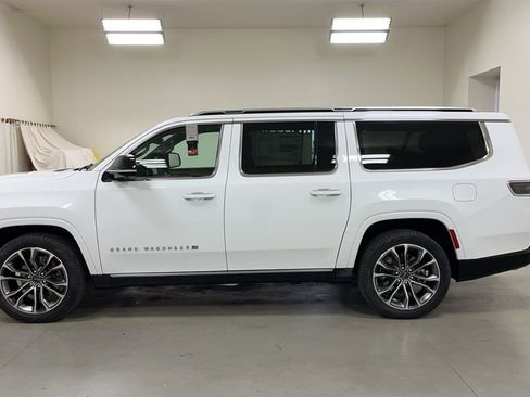 New 2024 Jeep Grand Wagoneer L Series III image 5