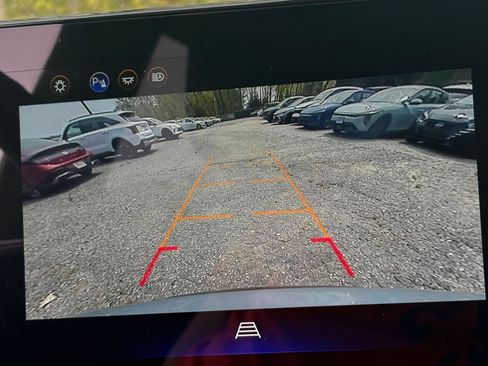 Used 2025 Chevrolet Equinox LT FWD image 17