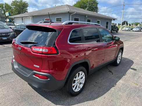 Used 2017 Jeep Cherokee Latitude w/ Cold Weather Group AWD/4WD image 7