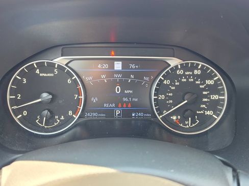 Used 2024 Nissan Altima 2.5 SV w/ SV Premium Package FWD image 16