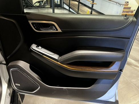 Used 2020 GMC Yukon XL Denali AWD/4WD image 24