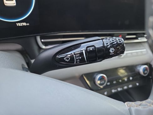 Used 2025 Hyundai Elantra SEL FWD image 16