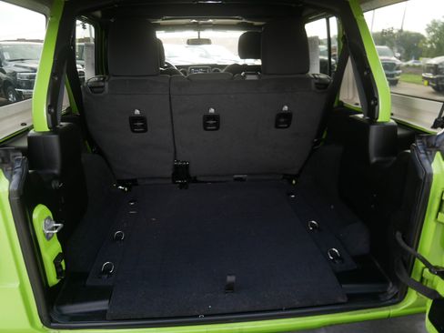 Used 2021 Jeep Wrangler Unlimited Sport image 17