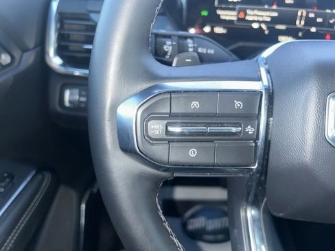 Used 2025 GMC Acadia Elevation image 15