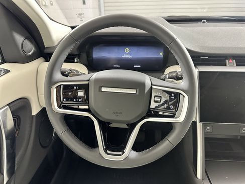 Used 2025 Land Rover Discovery Sport S image 14
