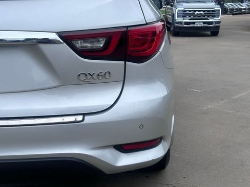 Used 2020 INFINITI QX60 Luxe w/ Essential Package FWD image 15