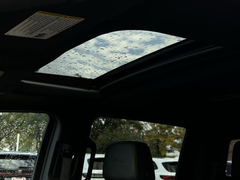 Used 2024 GMC Sierra 1500 AT4 w/ Technology Package image 23