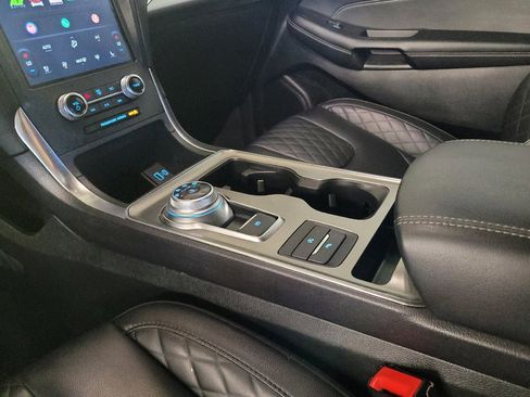 Used 2024 Ford Edge Titanium image 26