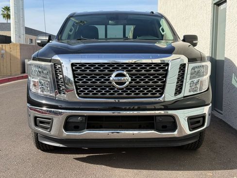 Used 2018 Nissan Titan SV w/ SV Convenience Package RWD image 10