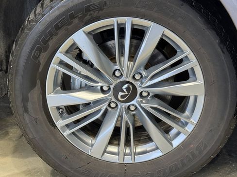 Certified 2024 INFINITI QX80 Luxe image 9