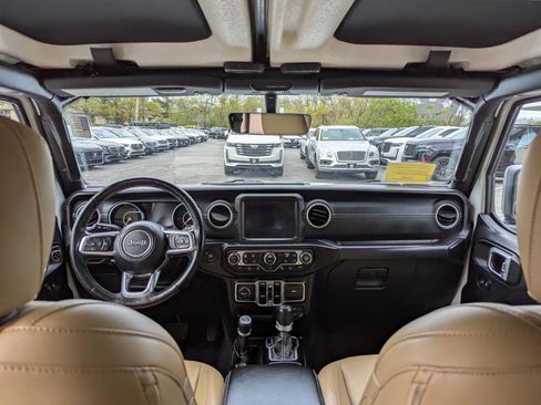 Used 2018 Jeep Wrangler Unlimited Sahara w/ Dual Top Group AWD/4WD image 38