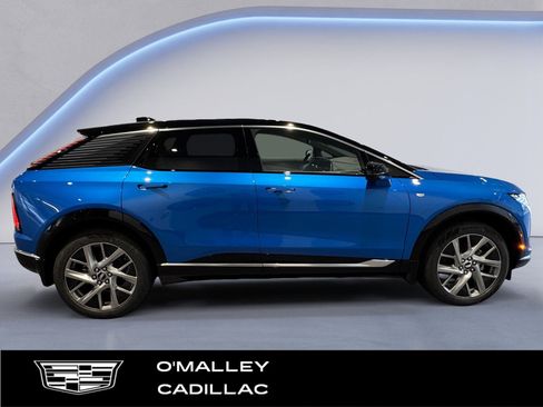 New 2026 Cadillac Optiq Luxury 2 image 6