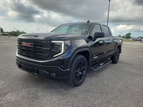 Used 2025 GMC Sierra 1500 Elevation AWD/4WD image 2