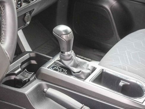 Used 2017 Toyota Tacoma TRD Sport w/ Tow Package image 24