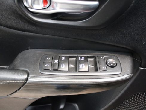 Used 2017 Jeep Cherokee Limited w/ Trailer Tow Group image 12