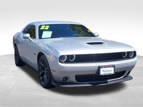 Used 2022 Dodge Challenger R/T w/ Blacktop Package RWD image 3