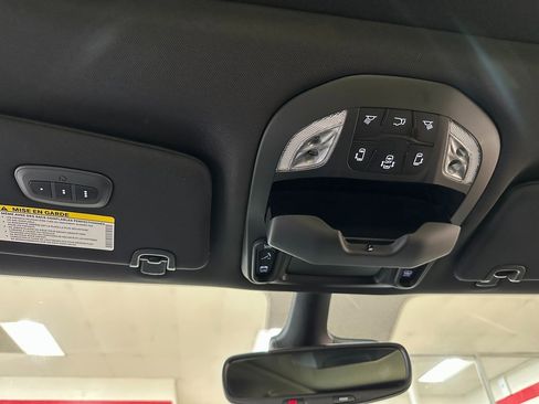 New 2026 Chrysler Pacifica Select image 36