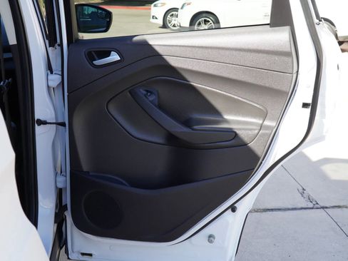 Used 2016 Ford Escape SE image 24