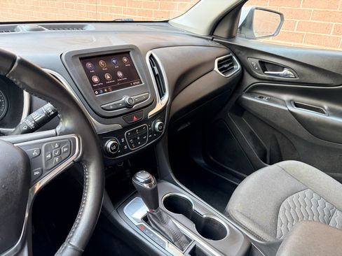 Used 2020 Chevrolet Equinox LT FWD image 22