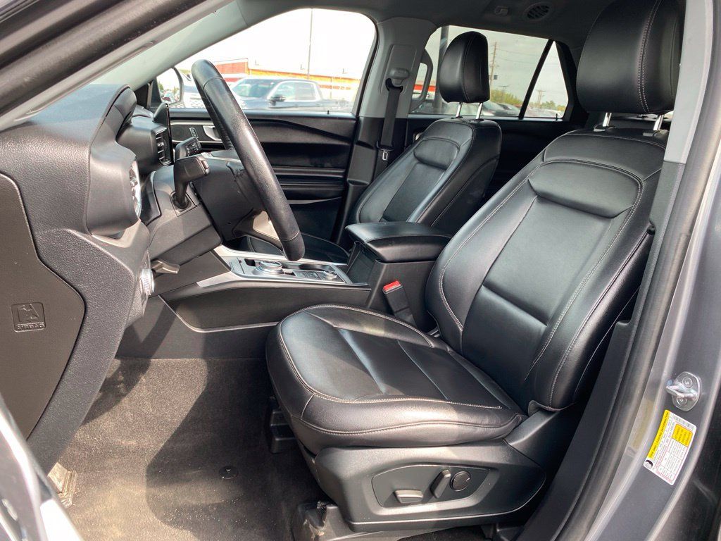 Used 2021 Ford Explorer XLT w/ Equipment Group 202A AWD/4WD image 14