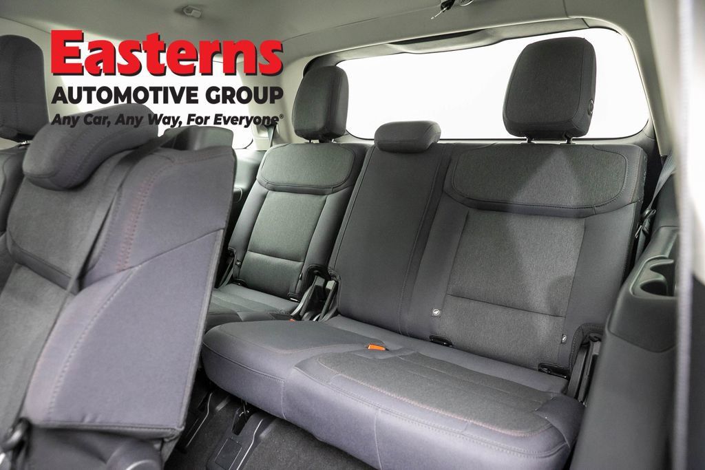 Used 2025 Ford Expedition Active AWD/4WD image 26