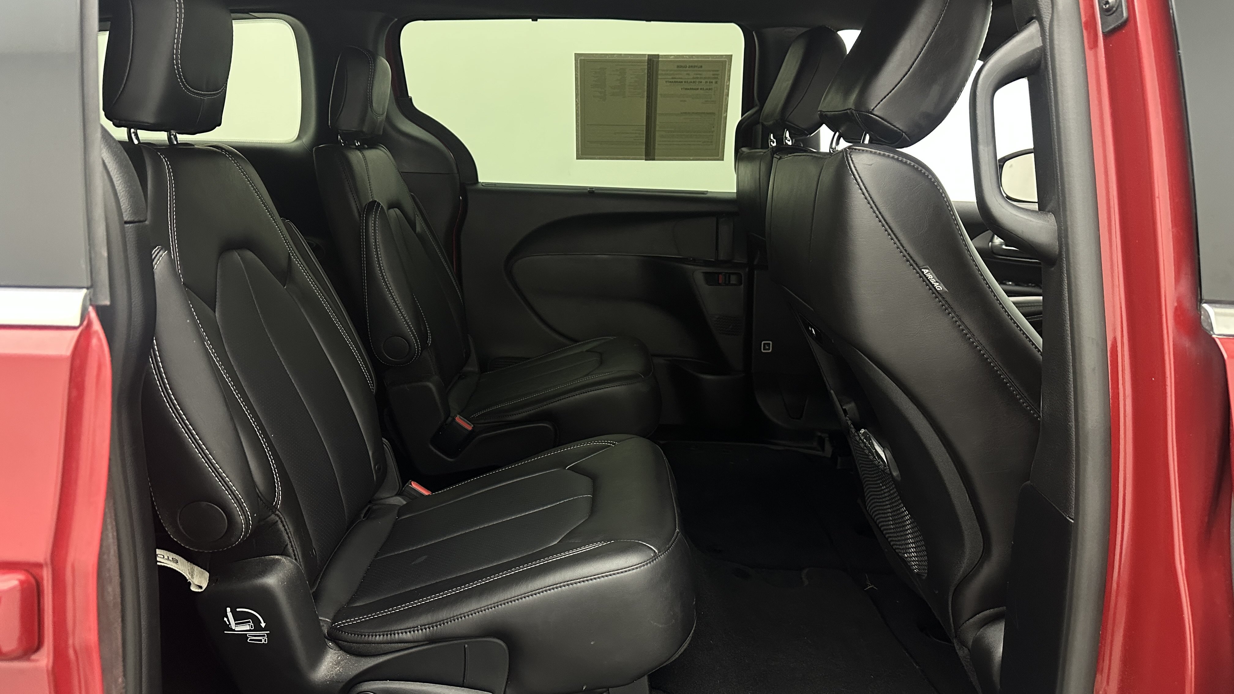 Used 2026 Chrysler Pacifica Select FWD image 31