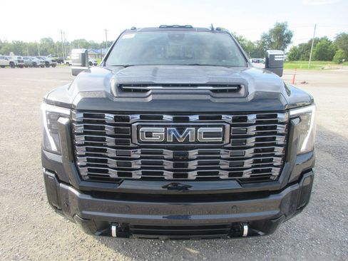 New 2026 GMC Sierra 3500 Denali Ultimate AWD/4WD image 11