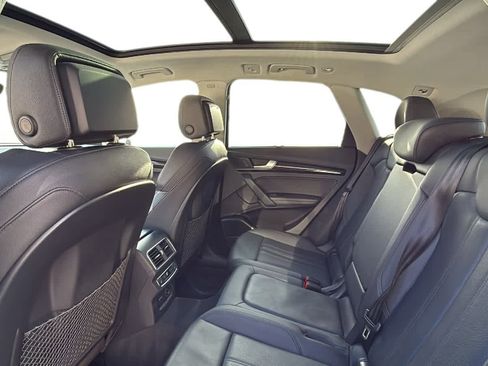 Used 2019 Audi Q5 Prestige w/ Prestige Package image 5