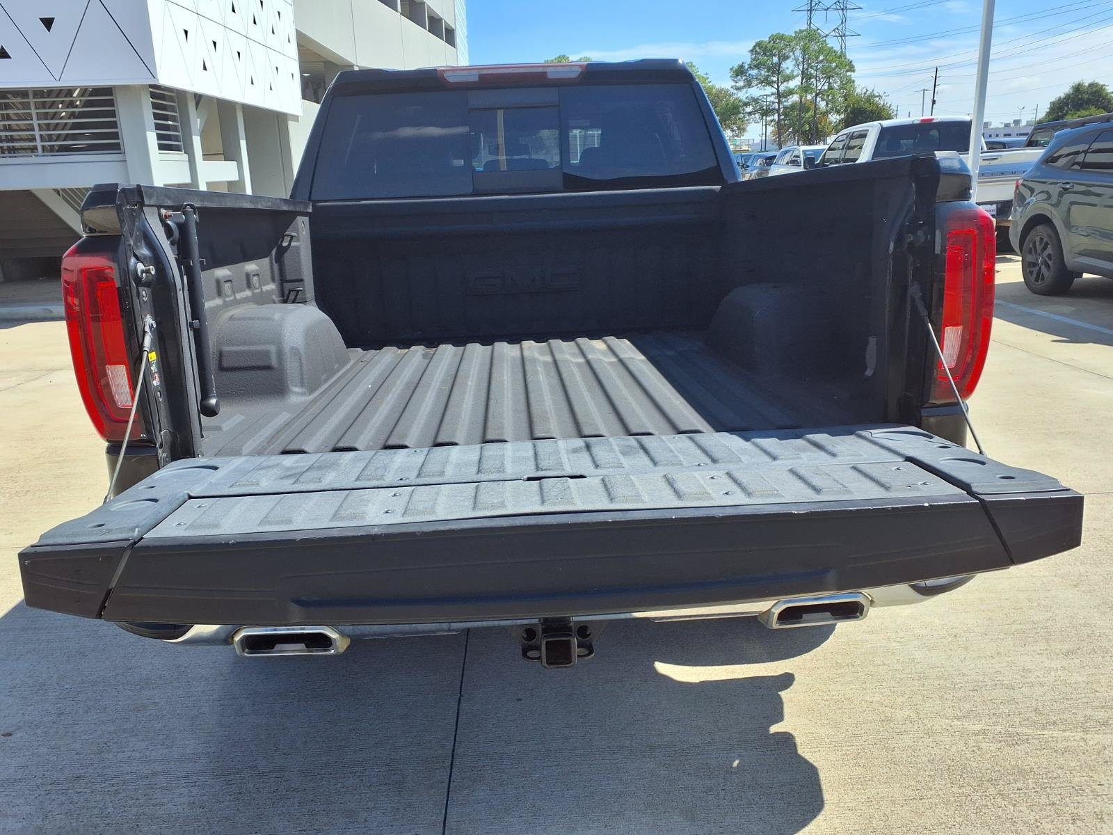 Used 2021 GMC Sierra 1500 SLT AWD/4WD image 23