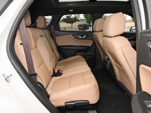 Used 2023 Chevrolet Blazer Premier FWD image 43