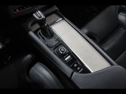 Used 2021 Volvo XC90 T6 Inscription w/ Climate Package image 14