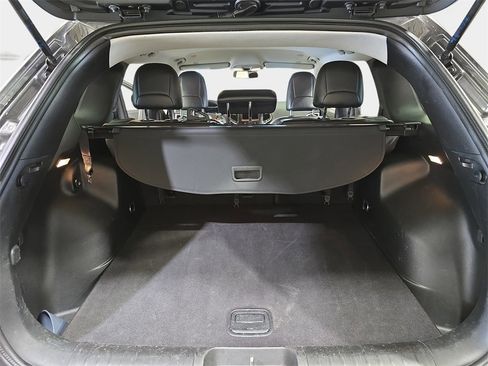 Used 2019 Jeep Cherokee Latitude Plus w/ Cold Weather Group image 14