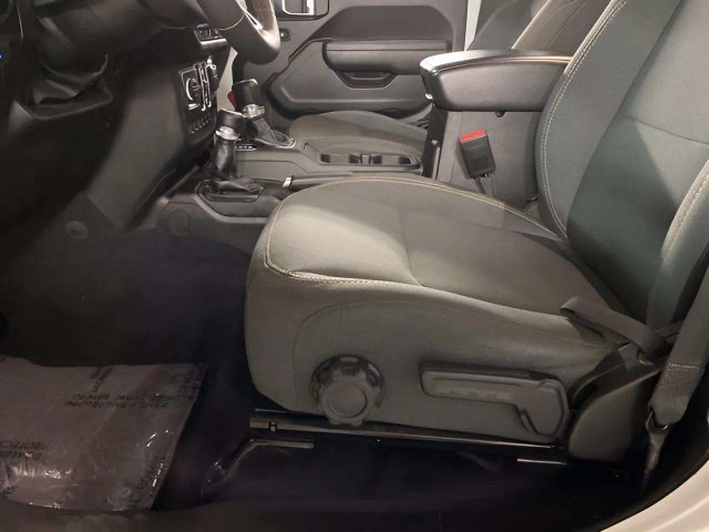Used 2024 Jeep Wrangler Unlimited w/ Convenience Group AWD/4WD image 62