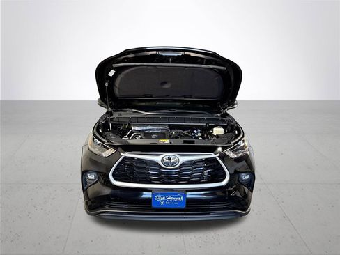 Used 2023 Toyota Highlander LE image 21
