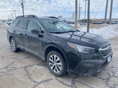 Used 2022 Subaru Outback Premium image 3