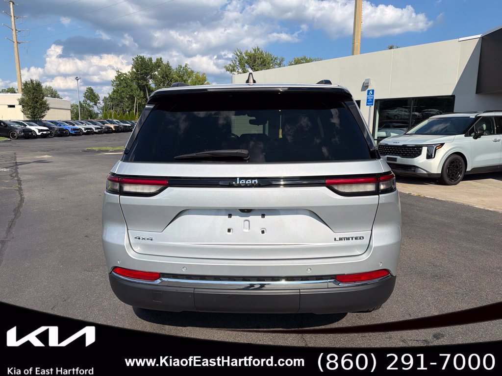 Used 2023 Jeep Grand Cherokee Limited AWD/4WD image 9
