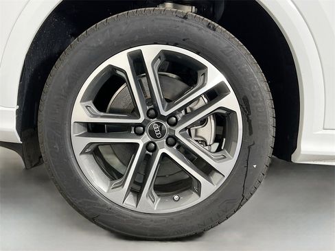 New 2025 Audi Q5 Premium image 31