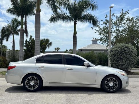 Used 2009 Hyundai Genesis 4.6 w/ Technology Pkg 5 image 5