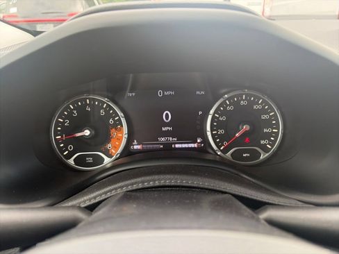 Used 2016 Jeep Renegade Trailhawk AWD/4WD image 24