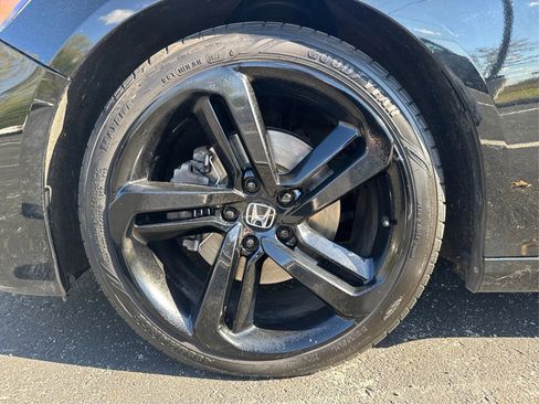 Used 2018 Honda Accord Sport image 15