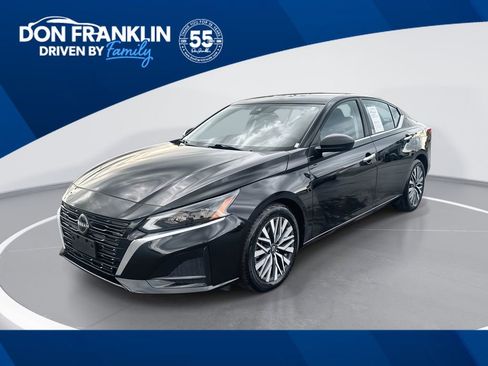 Used 2024 Nissan Altima 2.5 SV image 1