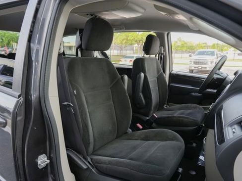 Used 2017 Dodge Grand Caravan SE w/ Power Window Group FWD image 28