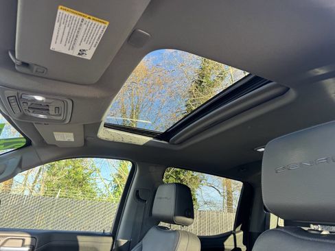 Used 2021 GMC Sierra 1500 Denali w/ Denali Ultimate Package image 10